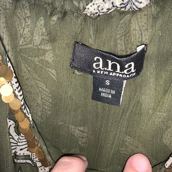 a.n.a a new approach ladies small speghetti strap blouse olive green floral - Picture 3 of 9